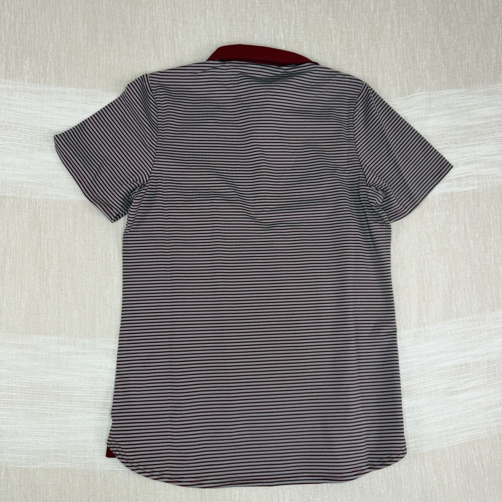 New Under Armour Women's HeatGear Zinger Striped Golf Shirt Small Polo S Maroon - Picture 11 of 11